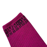 Maison Margiela Calzini tinta unita con Logo Magenta per Bambina M60571 MAGENTA MAISON MARGIELA 