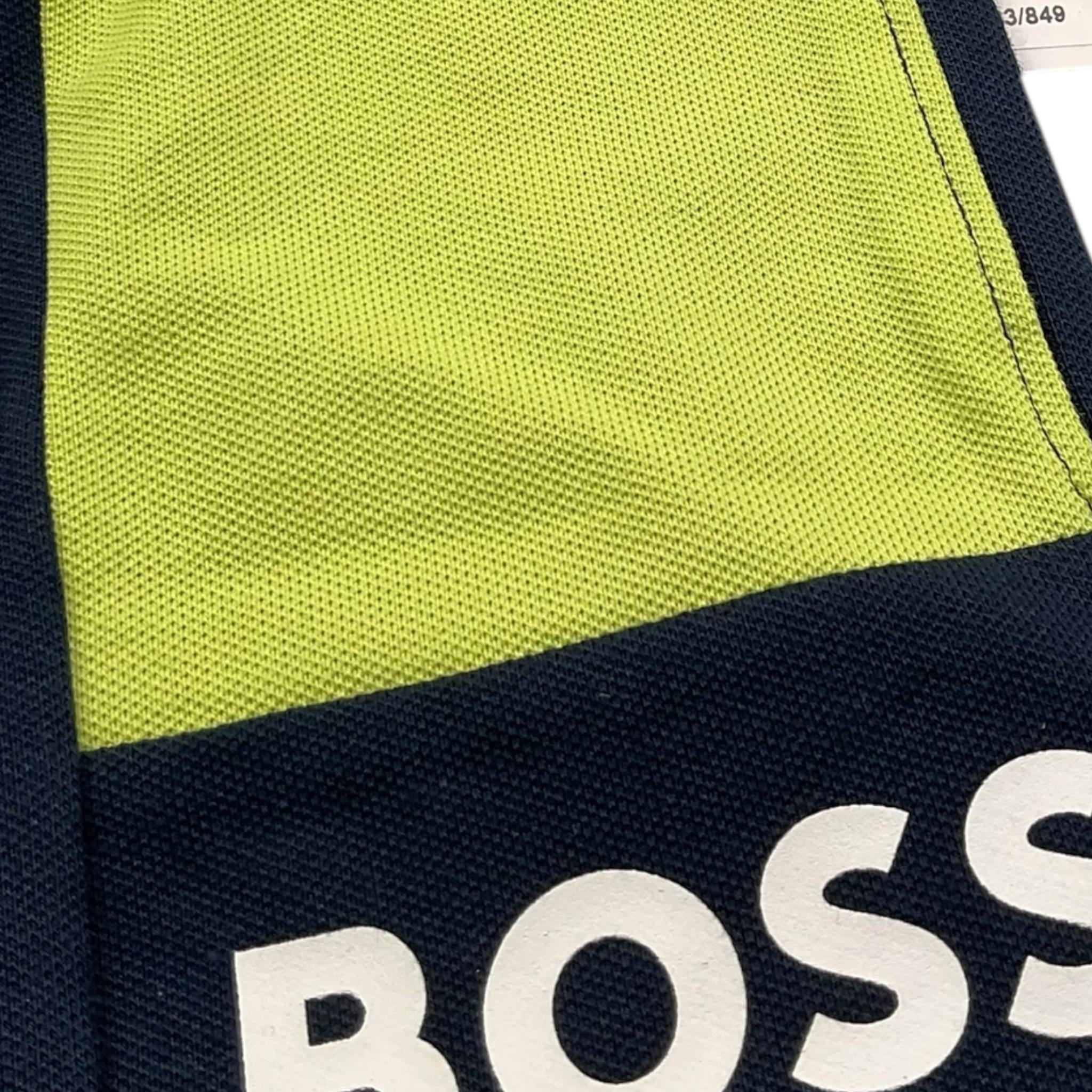 Boss Bermuda Tinta Unita con Tasca In Contrasto per Neonato J52083B BLU BOSS 
