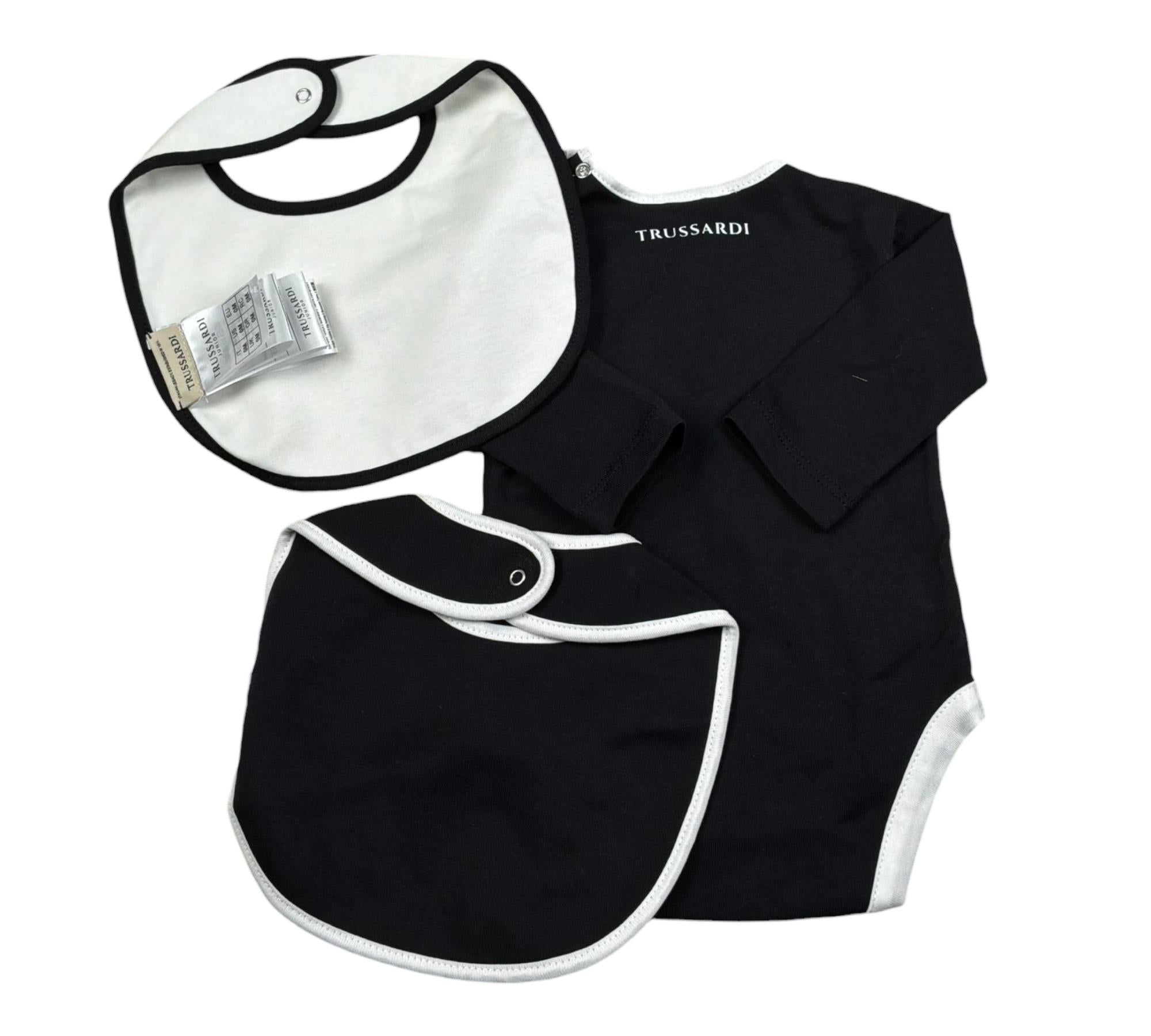Trussardi Set 3 Pezzi Body Manica Lunga-Bavetta-Cappello per Neonato TLP26001TU NERO TRUSSARDI 